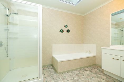 Photo of property in 10a John Webb Drive, Glenview, Hamilton, 3206