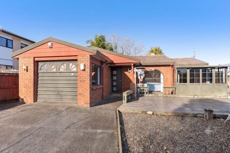 Photo of property in 2/16 Ultima Place, Clover Park, Auckland, 2019