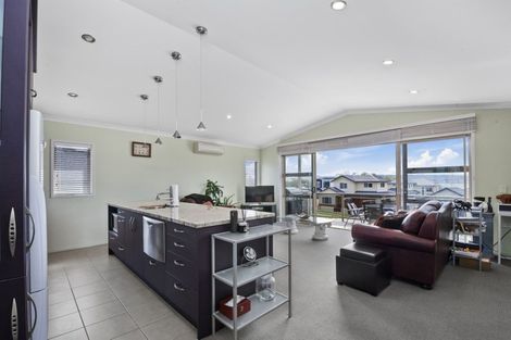 Photo of property in 3/15 Tremaine Avenue, Two Mile Bay, Taupo, 3330