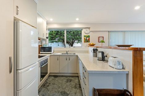 Photo of property in 35 Pehi Kupa Street, Waikanae, 5036