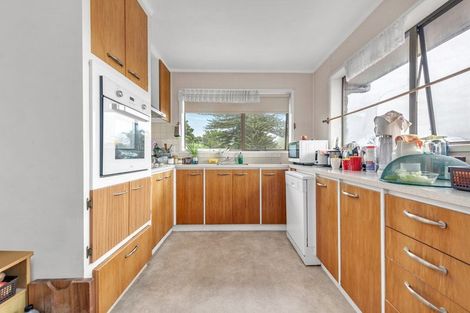 Photo of property in 1/39 Hedge Row, Sunnyhills, Auckland, 2010