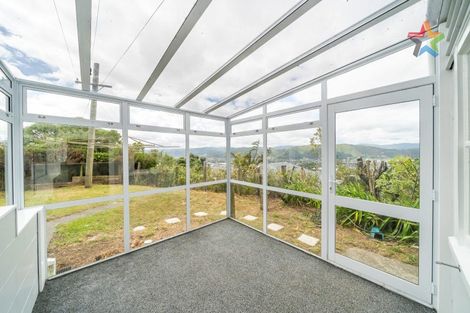 Photo of property in 79 Miromiro Road, Normandale, Lower Hutt, 5010