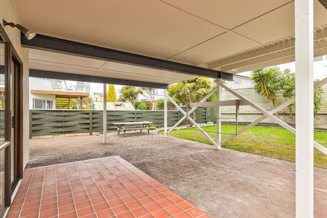 Photo of property in 2/13 Mana Esplanade, Paremata, Porirua, 5026