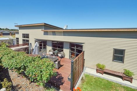 Photo of property in 9 Masefield Terrace, Kelvin Grove, Palmerston North, 4414