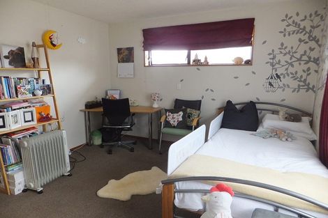 Photo of property in 3 Regency Crescent, Redwood, Christchurch, 8051