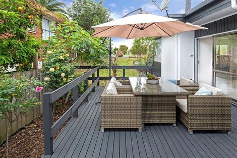 Photo of property in 149 Bradbury Road, Botany Downs, Auckland, 2010