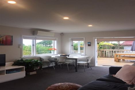 Photo of property in 51 Eastglen Road, Glen Eden, Auckland, 0602