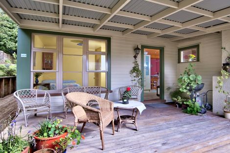 Photo of property in 802 West Coast Road, Oratia, Auckland, 0604