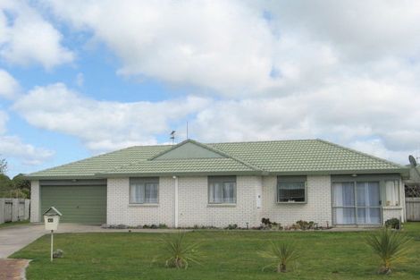 Photo of property in 45 Maesbury Close, Papamoa Beach, Papamoa, 3118