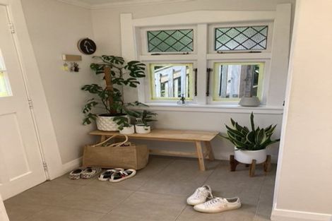 Photo of property in 30 Saint Michaels Crescent, Kelburn, Wellington, 6012