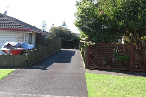 Photo of property in 5a Ross Crescent, Orewa, 0931