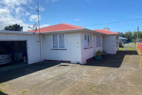 Photo of property in 12 Albany Street, Patea, 4520