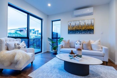 Photo of property in 8 Papai Lane, Massey, Auckland, 0614