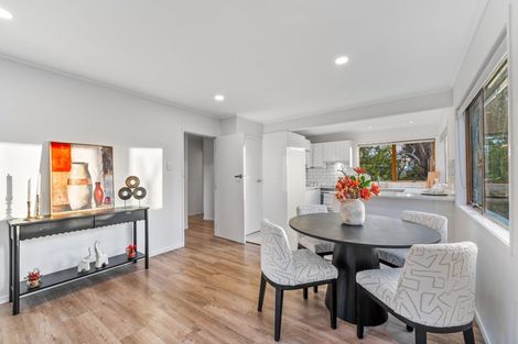 Photo of property in 34 Kelman Road, Kelston, Auckland, 0602