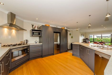 Photo of property in 34 Gandalf Crescent, Paraparaumu, 5032