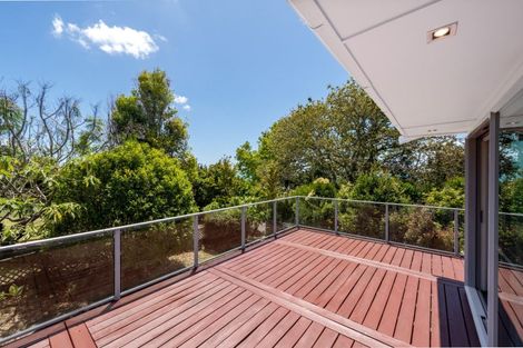 Photo of property in 8 Page Point, Mellons Bay, Auckland, 2014