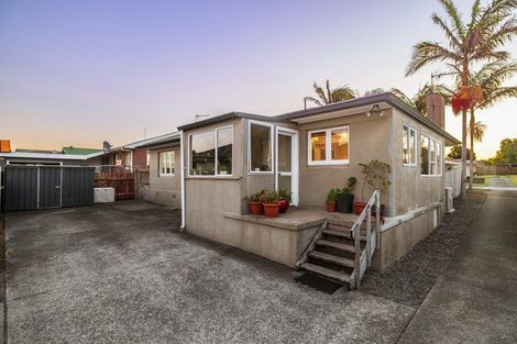 Photo of property in 8 Landscape Road, Pukekohe, 2120