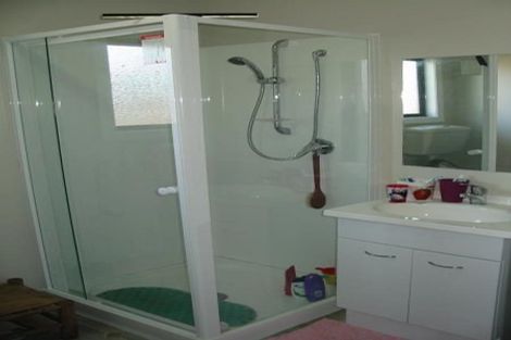 Photo of property in 2/72 Barton Street, Woolston, Christchurch, 8023