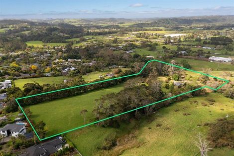 Photo of property in 44 Wintour Road, Waimauku, 0812