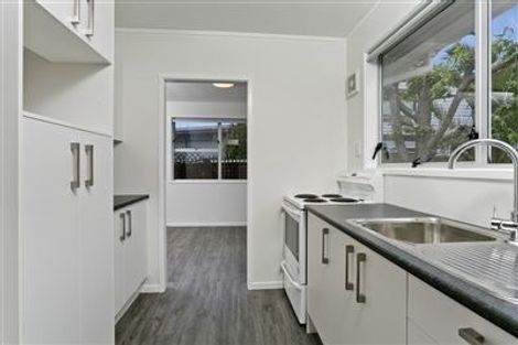 Photo of property in 135 Sunnynook Road, Forrest Hill, Auckland, 0620
