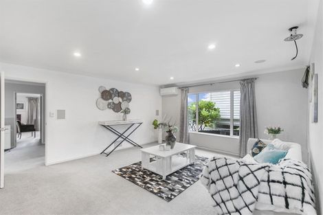 Photo of property in 102 Glendhu Road, Bayview, Auckland, 0629