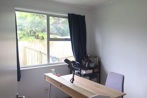 Photo of property in 19 Finlow Drive, Te Atatu South, Auckland, 0610
