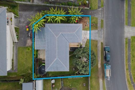 Photo of property in 1/30 Elizabeth Drive, West Harbour, Auckland, 0618
