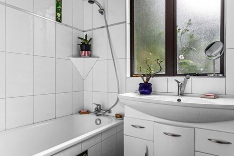 Photo of property in 4 Division Street, Matata, 3194