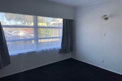 Photo of property in 2/6 Clevedon Road, Papakura, 2110