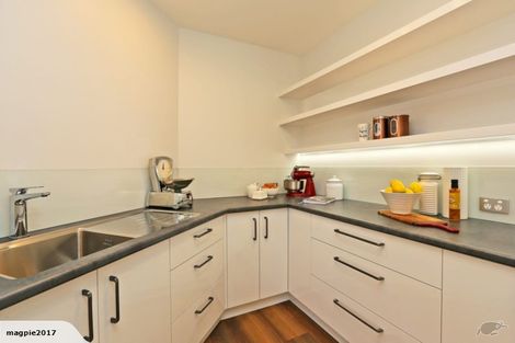 Photo of property in 5 Ruahine Road, Poraiti, Napier, 4112