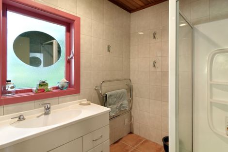 Photo of property in 802 West Coast Road, Oratia, Auckland, 0604