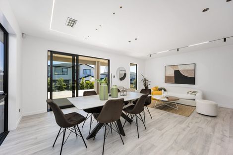 Photo of property in 15 Dulcie Way, Orewa, 0931