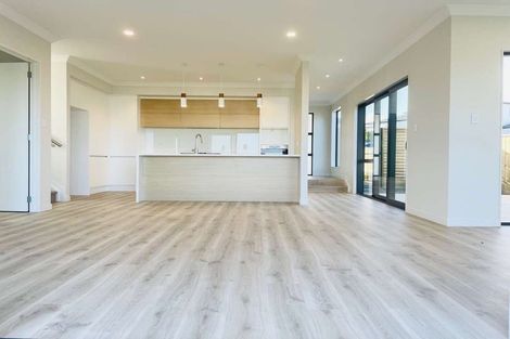 Photo of property in 16 Bine Crescent, Orewa, 0931