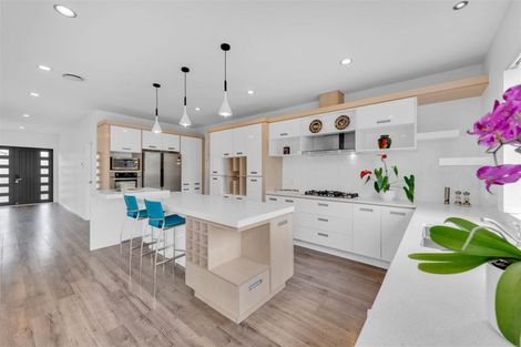 Photo of property in 37 Rosewell Crescent, Flat Bush, Auckland, 2019