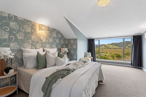 Photo of property in 22 Beach Road, Onerahi, Whangarei, 0110