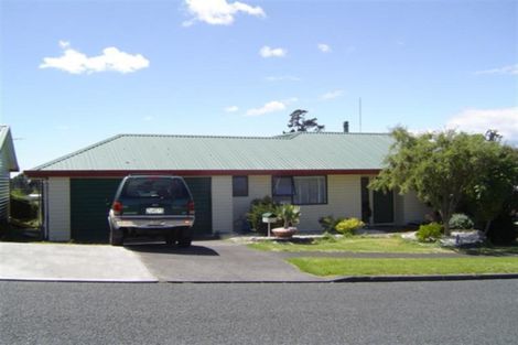 Photo of property in 94 Riversdale Drive, Merrilands, New Plymouth, 4312