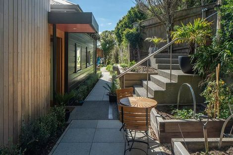 Photo of property in 62 The Crescent, Roseneath, Wellington, 6011