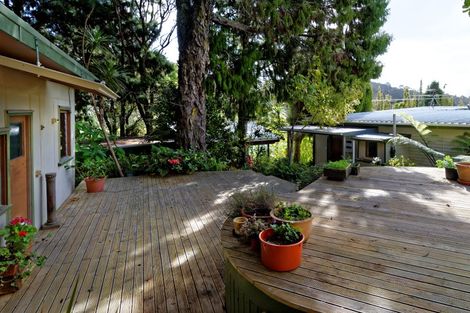 Photo of property in 802 West Coast Road, Oratia, Auckland, 0604