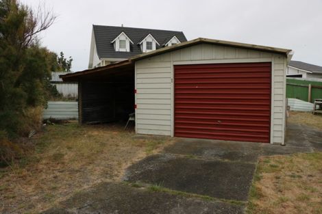 Photo of property in 1 Chaffey Street, Foxton Beach, Foxton, 4815