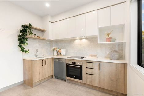 Photo of property in 11/9 Schnapper Rock Road, Greenhithe, Auckland, 0632