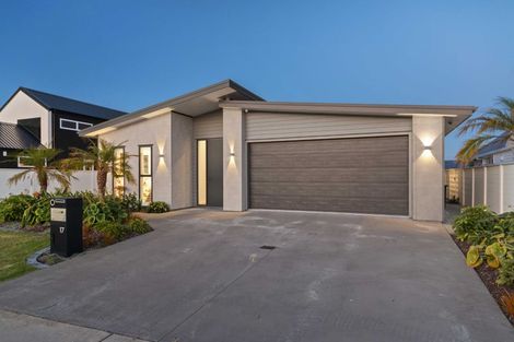 Photo of property in 17 Awatea Drive, Whitianga, 3510