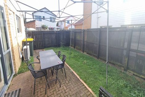 Photo of property in 47 Tiri Tiri Road, Birkdale, Auckland, 0626