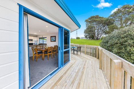 Photo of property in 1b Triangle Road, Massey, Auckland, 0614