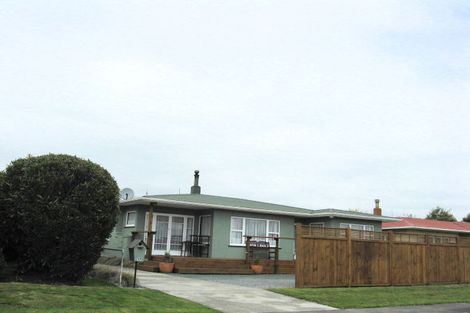 Photo of property in 17 Tennyson Crescent, Stoke, Nelson, 7011