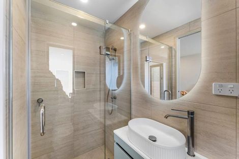 Photo of property in 6a Waiohua Road, Greenlane, Auckland, 1061