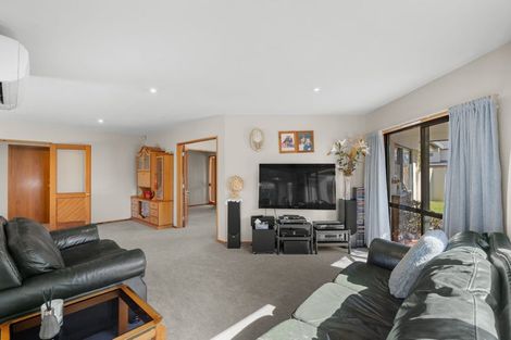 Photo of property in 8 Claverley Gardens, Avonhead, Christchurch, 8042