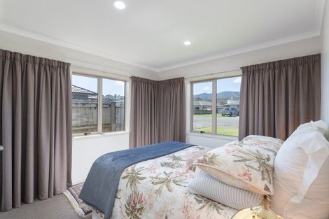 Photo of property in 10 Sunstone Crescent, Brown Owl, Upper Hutt, 5018