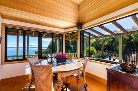 Photo of property in 18 Whakamoenga Point, Acacia Bay, Taupo, 3385