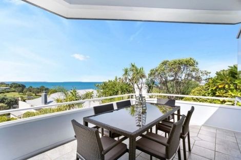 Photo of property in 2/70 Churchill Road, Murrays Bay, Auckland, 0630