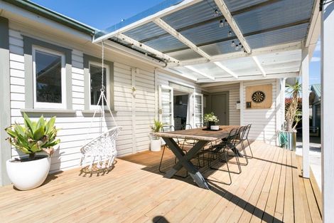 Photo of property in 306 Sylvan Road, Parkvale, Hastings, 4122